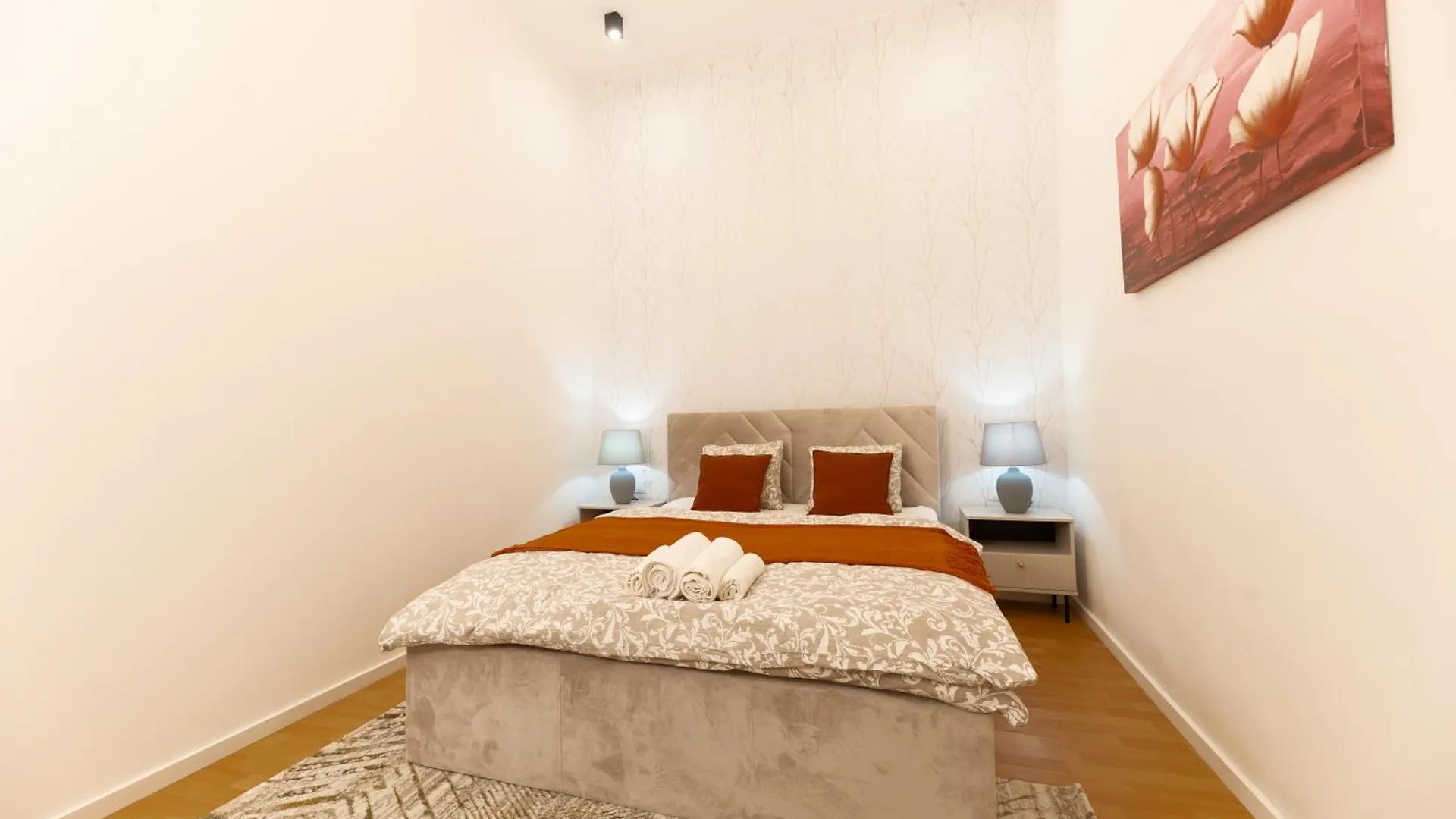 Superior N' Cozy Mozsar 6 Suite In The Heart Of Budapest