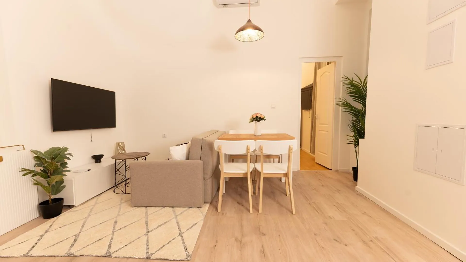 Superior N' Cozy Mozsar 6 Suite In The Heart Of Budapest 0*,  Hungary