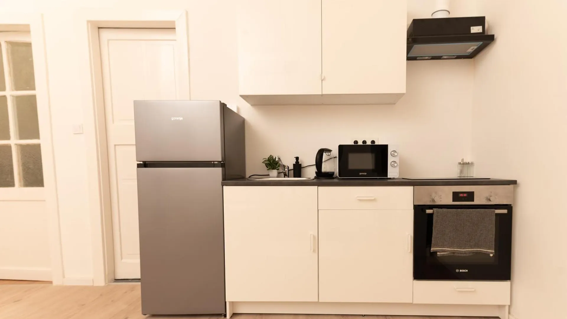 Superior N' Cozy Mozsar 6 Suite In The Heart Of Budapest Apartment