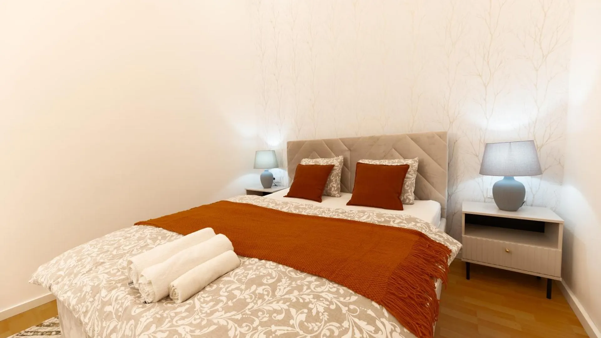 Apartment Superior N' Cozy Mozsar 6 Suite In The Heart Of Budapest